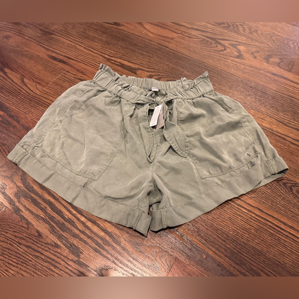 Aerie shorts Olive small NWT